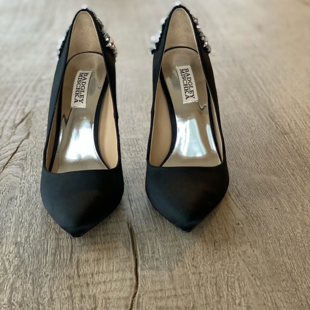 Beautiful/Classy Badgley Mischka Heels